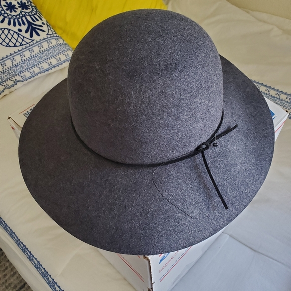 Phenix Gray Hat with Curved Brim and Adjustable Strap NWOT - Picture 11 of 11